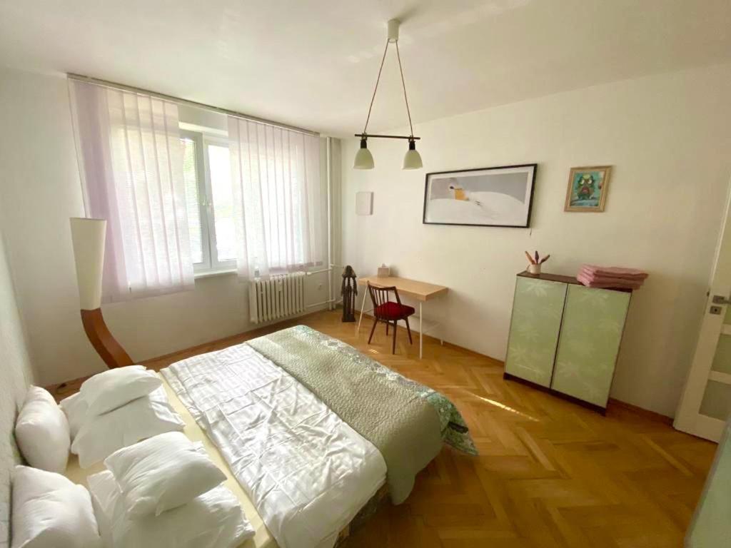 2,5 Izbovy Apartman V Ruzinove S Parkovanim Zdarma Bratislava Exterior foto
